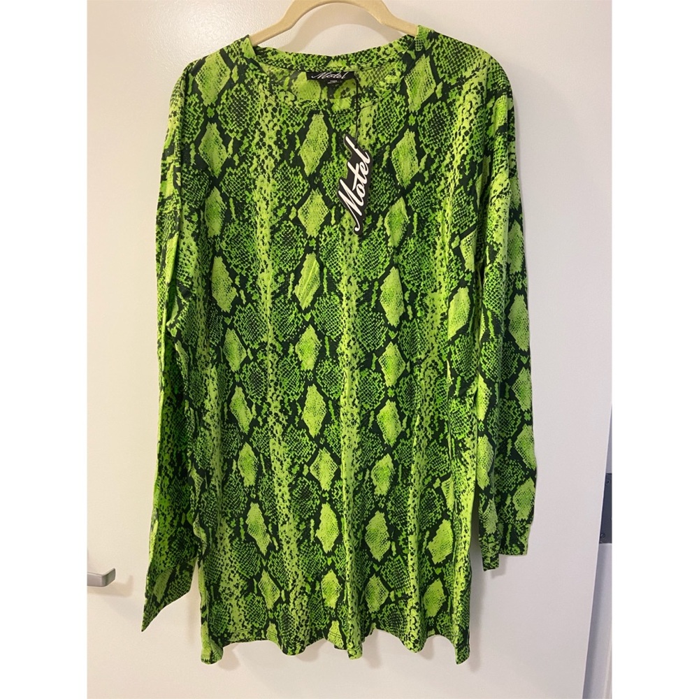 NWT Motel snakeskin shirt dress, size S - Picture 3 of 4